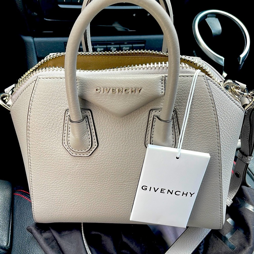 givenchy antigona mini